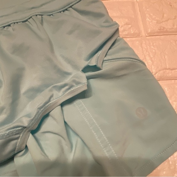 Lululemon Tracker Short V 4" Icing Blue size 4 - Picture 7 of 8